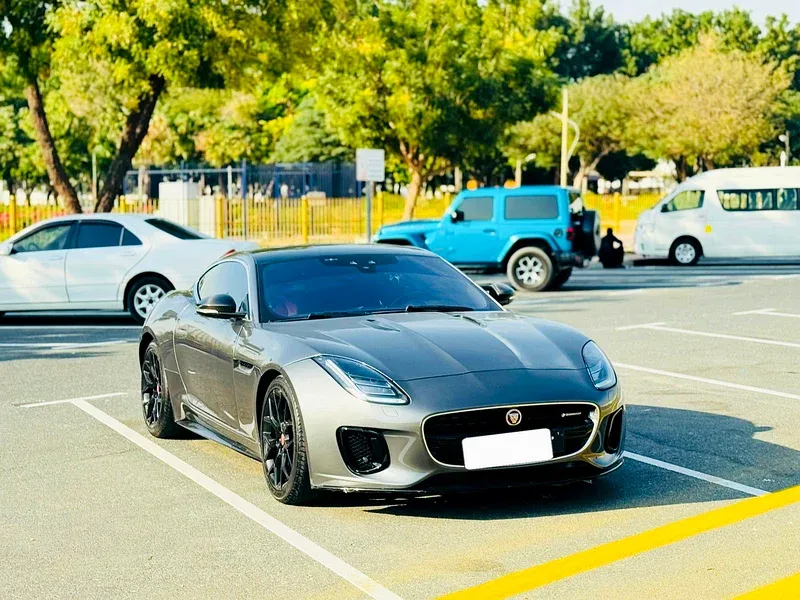 جاكوار F Type 2019